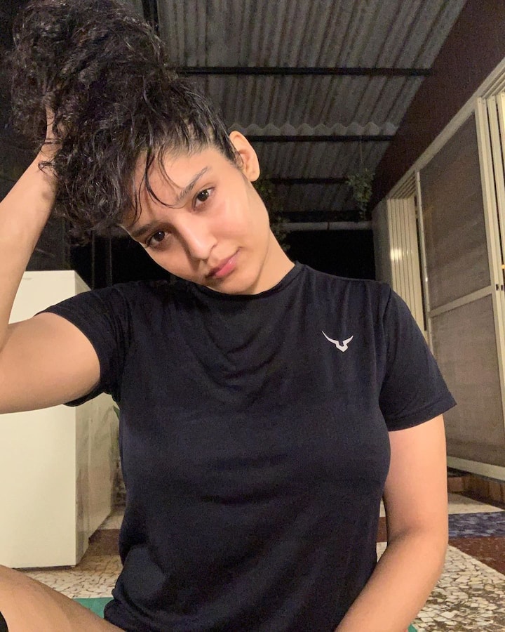 రితికా సింగ్ ఫోటోలు  -Image Credit: RithikaSingh/Instagram