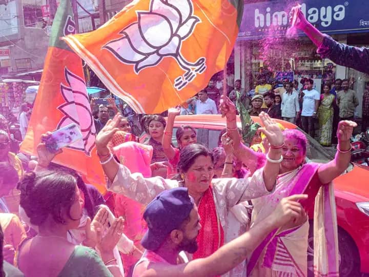Uttarakhand Assembly Election Result 2022 EC bjp not get majority alliance with other bsp hss Uttarakhand Result 2022: अगर उत्तराखंड में नहीं मिला बहुमत, तो जानिए कैसे बीजेपी बना सकती है सरकार?