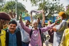 Punjab election results 2022: પંજાબમાં આમ આદમી પાર્ટીની જીત, દિલ્હી-મુંબઈમાં કાર્યકરોએ કરી ઉજવણી, જુઓ તસવીરો