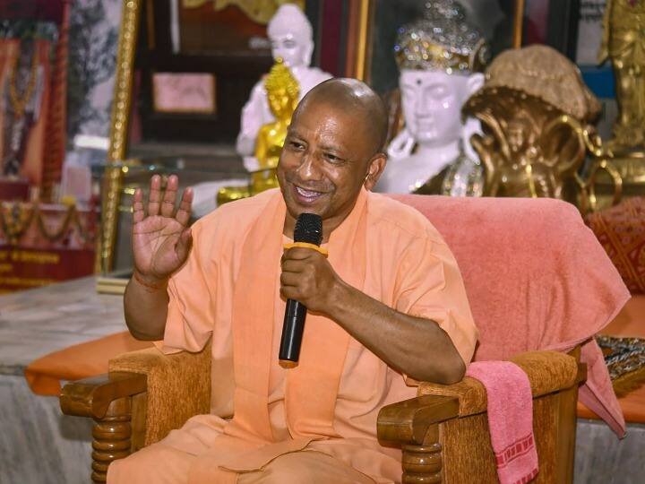 उनके आलोचक मानते हैं कि देश के सबसे अधिक आबादी वाले राज्य के मुख्यमंत्री के रूप में, उन्होंने अपनी इस ‘फायर ब्रांड’ नेता की छवि को थोड़ा संतुलित भले ही किया लेकिन उनमें बहुत ज्यादा बदलाव आया हो, ऐसा नहीं है.