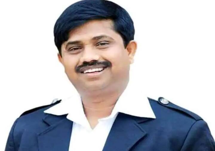 प्रयागराज शहर की दक्षिणी सीट से बीजेपी प्रत्याशी और यूपी के कैबिनेट मंत्री नंद गोपाल गुप्ता नंदी भी पीछे चल रहे हैं. छठे राउंड के बाद मंत्री नंद गोपाल गुप्ता नंदी करीब 1900 वोटों से पीछे थे.