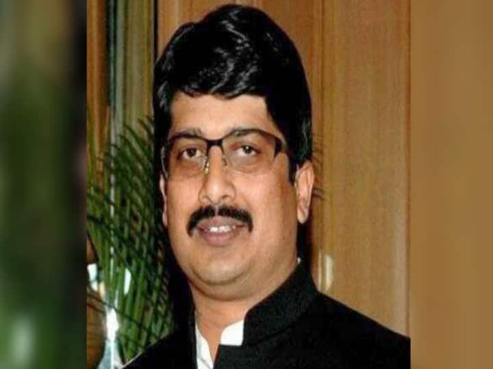 UP Election 2022: कुंडा में फिर चला राजा भैया का सिक्का, लगातार सातवीं बार जीते चुनाव UP Election Result 2022 Raghuraj Pratap Singh alias Raja Bhaiya records win against Gulshan Yadav from Kunda seat UP Election 2022: कुंडा में फिर चला राजा भैया का सिक्का, लगातार सातवीं बार जीते चुनाव