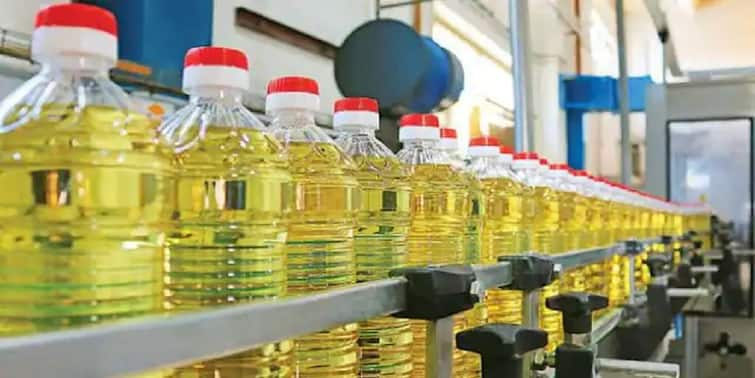 Sunflower Oil Price Hike in russia ukraine war situation market affected Sunflower Oil Price: শহরে বাড়ল সূর্যমুখী তেলের দাম, মাথায় হাত মধ্যবিত্তের