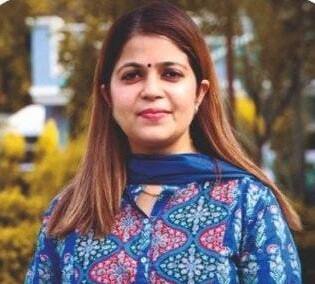 आपच्या त्सुनामीचा मालविका सूद यांना चांगलाच धक्का बसला आहे.