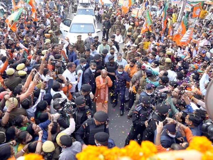 UP Election Result 2022: Yogi adityanath can become member of BJP parliamentry board ann UP Election Result 2022: हाई कमान देगा यूपी 'फतह का गिफ्ट'! बीजेपी संसदीय बोर्ड के मेंबर बन सकते हैं योगी आदित्यनाथ