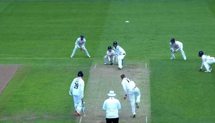 2. કોઈપણ ખેલાડી આઉટ થયા પછી, ફક્ત નવા ખેલાડી જે મેદાનમાં આવશે તે જ સ્ટ્રાઈક લેશે.