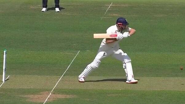 6. બોલ ફેંકતા પહેલા બેટ્સમેન ક્રિઝની આસપાસ ફરે છે. આવી સ્થિતિમાં ઘણી વખત બેટ્સમેનની બાજુમાંથી પસાર થતાં બોલને વાઈડ ગણવામાં આવતો નથી. હવે એવું નહીં થાય. રન અપ શરૂ કરતા પહેલા બેટ્સમેને જે પોઝિશન લીધી હશે તેના આધારે વાઈડ નક્કી કરવામાં આવશે.