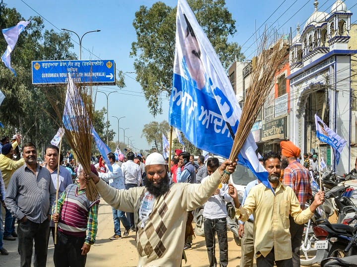Punjab Election Result 2022 : AAP's big victory in 3 assembly constituencies Amloh , Basi Pathana and Fatehgarh Sahib Punjab Election Result 2022 : ਜ਼ਿਲ੍ਹਾ ਫਤਹਿਗੜ੍ਹ ਸਾਹਿਬ ਦੇ 3 ਵਿਧਾਨ ਸਭਾ ਹਲਕਿਆਂ 'ਚ AAP ਦੀ ਵੱਡੀ ਜਿੱਤ
