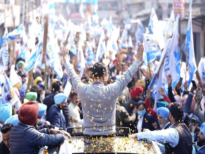 पंजाब में विधानसभा चुनाव की बृहस्पतिवार को हो रही मतगणना की कुल 117 विधानसभा सीट में से आम आदमी पार्टी (आप) ने 20 पर जीत दर्ज कर ली है और 71 सीट पर वह आगे चल रही है.
