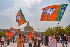 UP Election Result 2022: লক্ষাধিক ভোটে জয়ী যোগী আদিত্যনাথ, রঙের উৎসব উত্তরপ্রদেশে