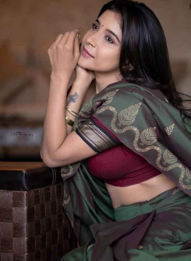 அடியே சூடான மழையே கொடைக்குள் நனஞ்சுக்கலாமா