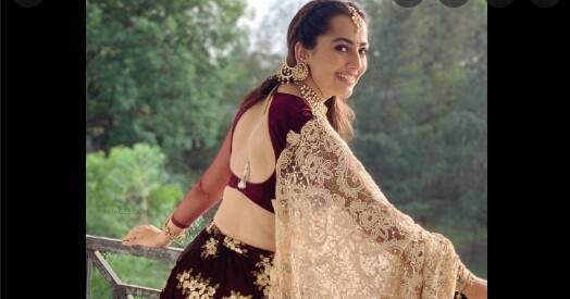 anupama fame actress Anagha Bhosale to left tv show and acting due to spirituality વધુ એક હૉટ એક્ટ્રેસે એક્ટિંગ છોડી ધર્મનો માર્ગ પકડ્યો, કઇ જાણીતી ટીવી સીરિયલમાં કરતી હતી કામ.....