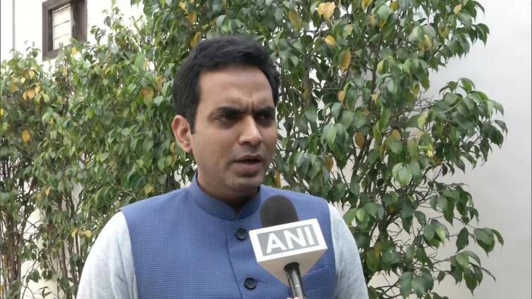 UP Elections Result 2022: Pankaj Singh wins by record margin of over 1.8 lakh votes UP Elections Result 2022: নয়ডায় ১ লক্ষ ৮১ হাজারেরও বেশি ভোটে জয়ী রাজনাথ পুত্র পঙ্কজ সিংহ