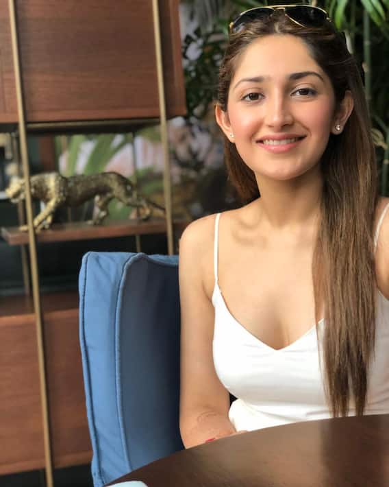‘டெடி’ நாயகி சாயிஷா லேட்டஸ்ட் க்ளிக்ஸ்..! ‘டெடி’ நாயகி சாயிஷா லேட்டஸ்ட் க்ளிக்ஸ்..!