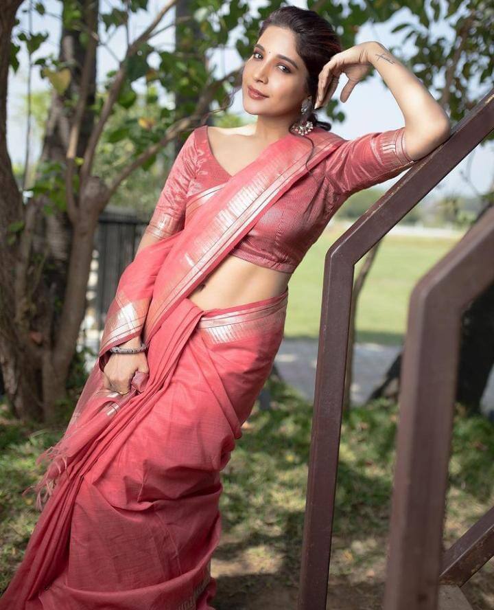 நீ கட்டும் வேட்டி மடிப்புல நா மயங்கி போனேனே