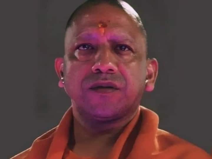 UP Election result 2022 Yogi Adityanath how a priest of gorakhpur temple becomes the second time CM of UP UP Election Result 2022: गोरखनाथ मंदिर के संत से सत्ताधीश तक, कैसे यूपी की राजनीति के शिखर तक पहुंचे योगी आदित्यनाथ