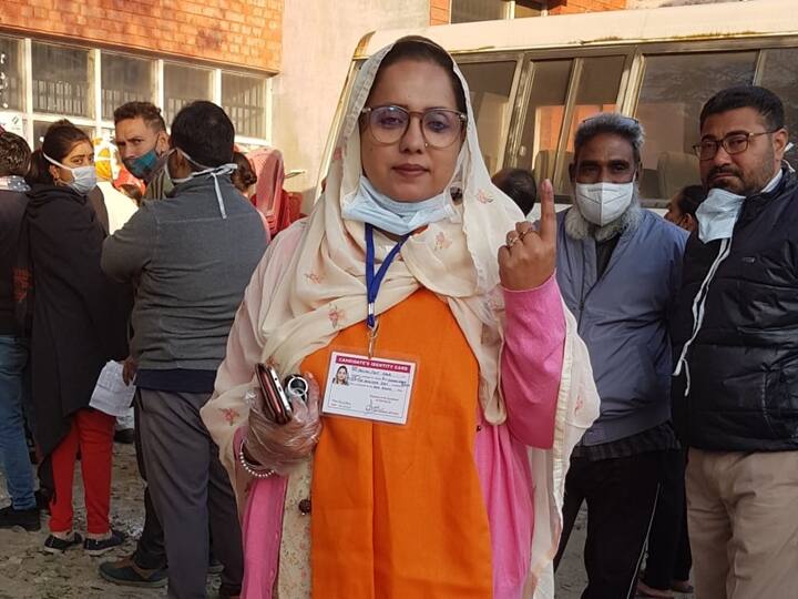 Punjab Polls 2022: Meet Giant Slayer Jeevan Jyot Kaur Who Toppled Navjot Sidhu And Bikram Majithia In Amritsar East Meet 'Giant Slayer' Jeevan Jyot Kaur Who Toppled Navjot Sidhu And Bikram Majithia In Amritsar East