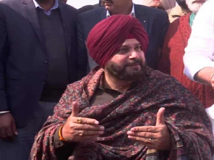 Punjab Election Result 2022 Navjot Singh Sidhu tweet Humbly accept mandate of people of Punjab Congratulations to AAP Punjab Election Result 2022: மக்களின் குரல்.. கடவுளின் குரல்...- தோல்வியை ஒப்புக் கொண்ட சித்து