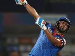 IPL 2022 : कर्णधार ऋषभ पंतला मोठा धक्का, स्टार प्लेअर सुरुवातीच्या काही सामन्यांना मुकणार