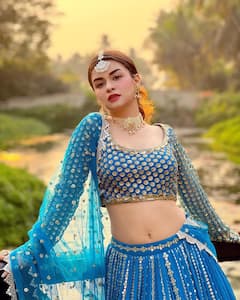 Avneet Kaur : निळा लेहेंगा, मनमोहक अदा; अवनीत कौरच्या सौंदर्यावर नेटकरी फिदा