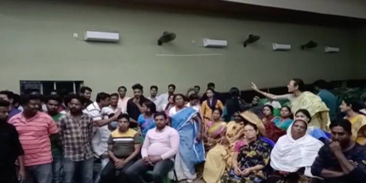 West Burdwan TMC leaders chaos quarrel in the meeting about cutmoney share West Burdwan News: কাটমানির ভাগ-বাটোয়ারা নিয়ে তৃণমূলের কর্মিসভায় নেতা-নেত্রীর বচসা