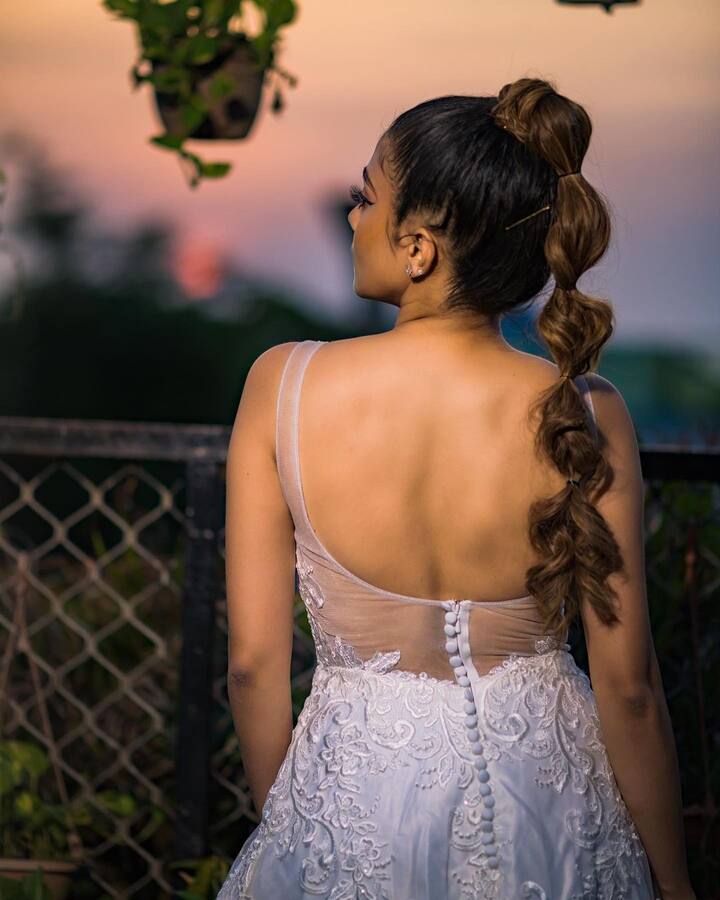 इंस्टाग्राम पर भी टीना दत्ता की शानदार फैन फॉलोइंग देखने के मिलती है. उनके 2.8 मिलियन फॉलोअर्स हैं.