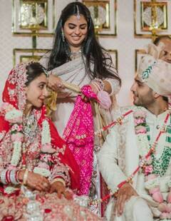 PHOTO: टीना अंबानींनी शेअर केले मुलाच्या लग्नाचे फोटो