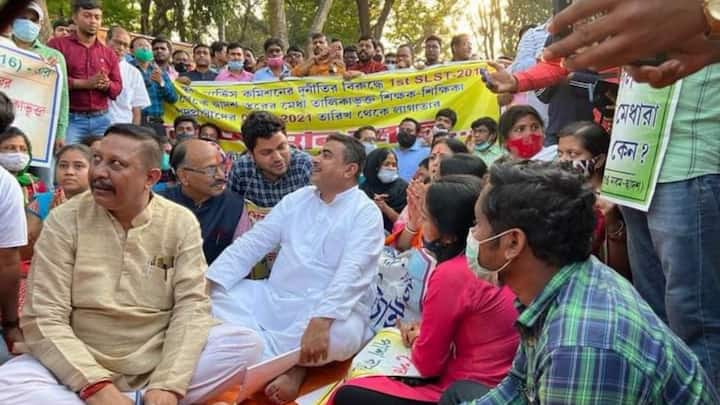 চাকরিপ্রার্থীদের বিক্ষোভে সামিল বিরোধী দলনেতা শুভেন্দু অধিকারীও। তিনি বিধানসভা অধিবেশনেও বিষয়টি তুলতে চান।
