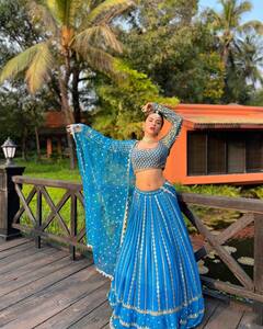 अवनीत कौर ने ब्लू लहंगा पहन बरपाया कहर, बला की खूबसूरती देख लोग बोल पड़ेंगे- कतई जहर!