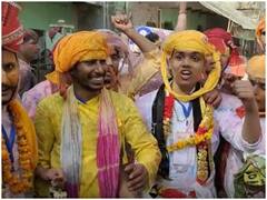 Lathmar Holi 2022: होली खेलने की तैयारी में नंदगांव के हुरियारे, बरसाना में बरस रहा प्रेम का लट्ठ