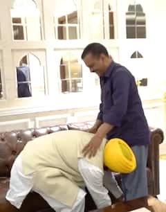 ਕੇਜਰੀਵਾਲ ਦੇ ਪੈਰ ਛੂਹੇ, ਮੁਸਕਰਾ ਕੇ ਜੱਫੀ ਪਾ ਮਿਲੇ ਮਾਨ, ਹੁਣ ਸਹੁੰ ਚੁੱਕਣ ਦੀਆਂ ਤਿਆਰੀਆਂ ਵੇਖੋ ਤਸਵੀਰਾਂ