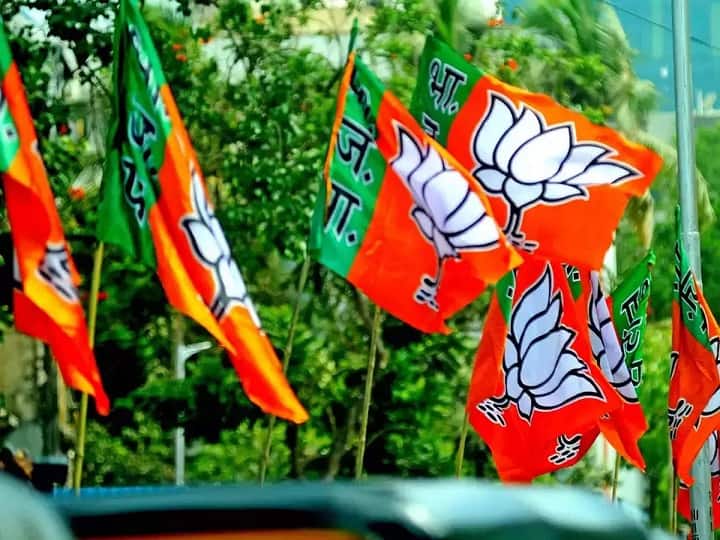 UP MLC Election 2022: BJP decided the ticket distribution formula, ministers who lost the election will have to wait UP MLC Election 2022: बीजेपी ने तय किया टिकट बांटने का फॉर्मूला, इन नेताओं को करना पड़ेगा इंतजार