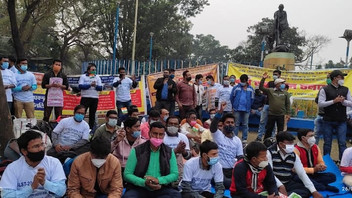 প্রায় ৩ বছর ধরে চলছে এই আন্দোলন। মেধা তালিকায় যতজন রয়েছেন প্রত্যেকের চাকরি সুনিশ্চিত করার দাবি তুলেছেন প্রার্থীরা।