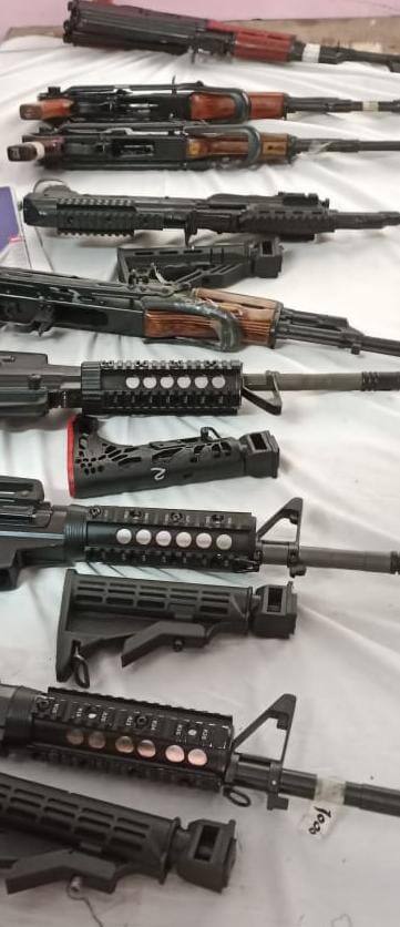 Weapons seized from Pakistan on border, more than 47 rifles seized ਬ੍ਰੇਕਿੰਗ : ਸਰਹੱਦ 'ਤੇ ਪਾਕਿਸਤਾਨ ਤੋਂ ਹਥਿਆਰਾਂ ਦਾ ਜ਼ਖੀਰਾ ਬਰਾਮਦ,  47 ਤੋਂ ਵੱਧ ਰਾਈਫਲਾਂ ਜ਼ਬਤ