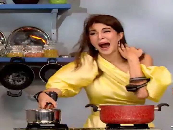 Jacqueline Fernandez making tea in the khatra khatra show, farah khan, bharti singh hosting the show जैकलीन फर्नांडीज़ को चाय बनाने में याद आई नानी, देखें 'द खतरा खतरा शो' का वीडियो