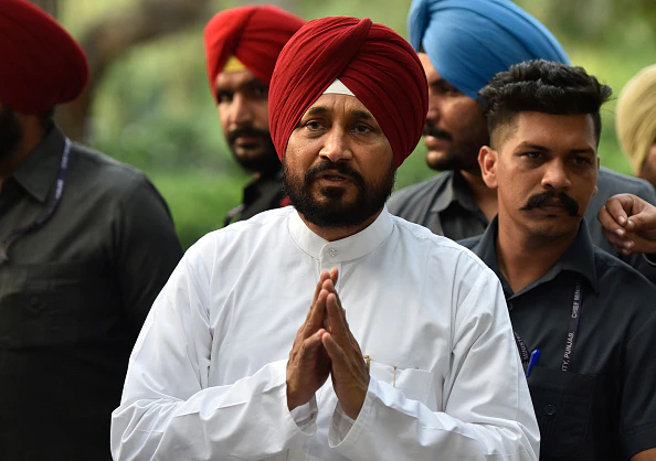 Breaking: CM ਚੰਨੀ ਨੇ ਰਾਜਪਾਲ ਨੂੰ ਸੌਂਪਿਆ ਅਸਤੀਫਾ, ਹੁਣ ਨਹੀਂ ਰਹੇ ਮੁੱਖ ਮੰਤਰੀ