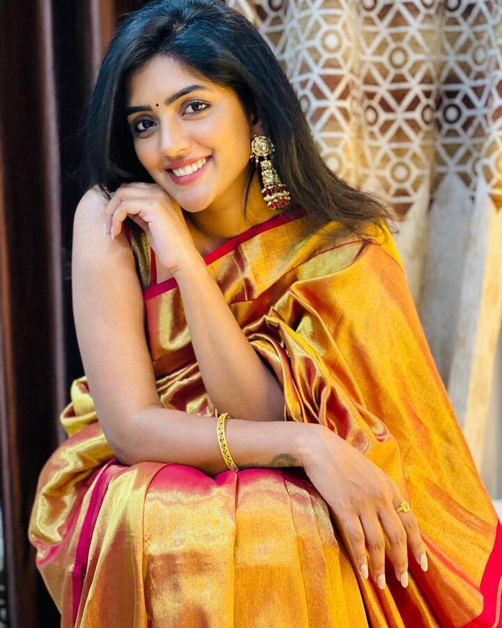 பொன்னில் வடித்த சிலையே பிரம்மன் படைத்தான் உனையே வண்ண மயில் போல வந்த பாவையே