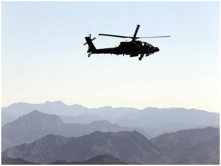 ONGC Chopper Emergency landing of ONGC helicopter 6 out of 9 aboard rescued rescue operation underway ONGC Chopper: ओएनजीसी के हेलीकॉप्टर की इमरजेंसी लैंडिंग, 9 सवारों में से 6 को बचाया गया, जारी है रेस्क्यू ऑपरेशन