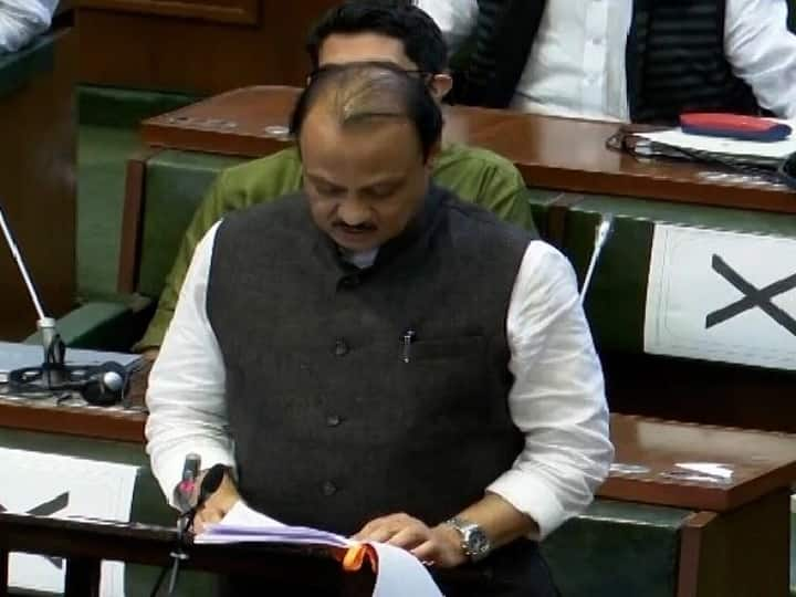 Maharashtra Assembly session 2022 finance minister ajit pawar present budget know about important announcement of 2021-22 budget Maharashtra Budget Session 2022 : राज्याचा आज अर्थसंकल्प; मागील वर्षीच्या अर्थसंकल्पात 'या' केलेल्या घोषणा