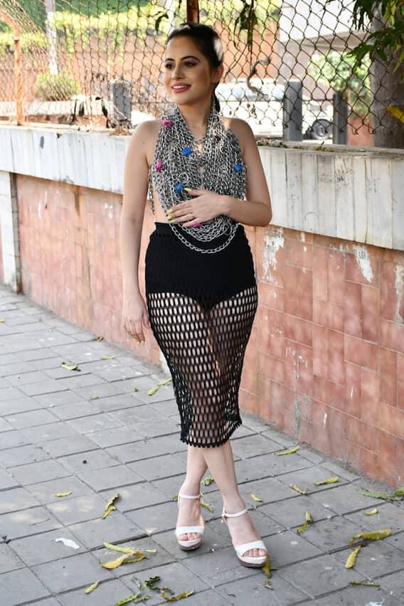 બિગ બોસ ઓટીટી ફેમ ઉર્ફે જાવેદની વિચિત્ર શૈલીએ ફરી એકવાર ઇન્ટરનેટ પર ખળભળાટ મચાવ્યો છે. ઉર્ફીના લેટેસ્ટ લુકને સમજવામાં તમારું મગજ ગૂંચવાઈ જશે.