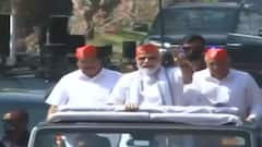 DECODING BJP's big win in Uttar Pradesh | Bharat Ki Baat ( 11 March 2022)