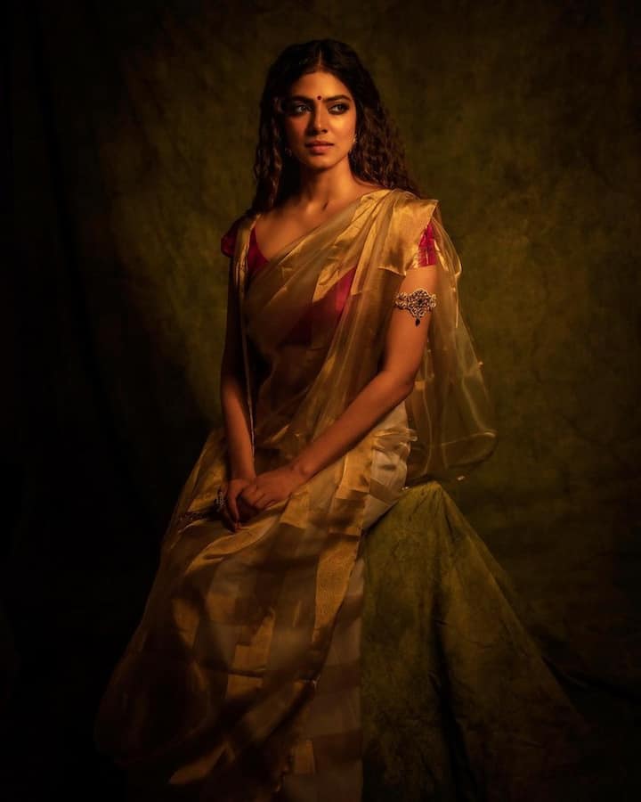 ఈ సినిమా విడుదలకు సిద్ధంగా ఉండడంతో ప్రమోషన్స్ మొదలుపెట్టింది చిత్రబృందం. (Photo Courtesy : Malavika Instagram)