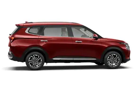 જોકે, આટલી ડિલીવરી હજુ નથી થઇ શકી. કંપનીએ 15 ફેબ્રુઆરીએ આને લૉન્ચ કરી હતી. આ પછી ગયા મહિને કિયા કૈરેન્સની 5,300 યૂનિટ્સની ડિલીવરી કરવામાં આવી.