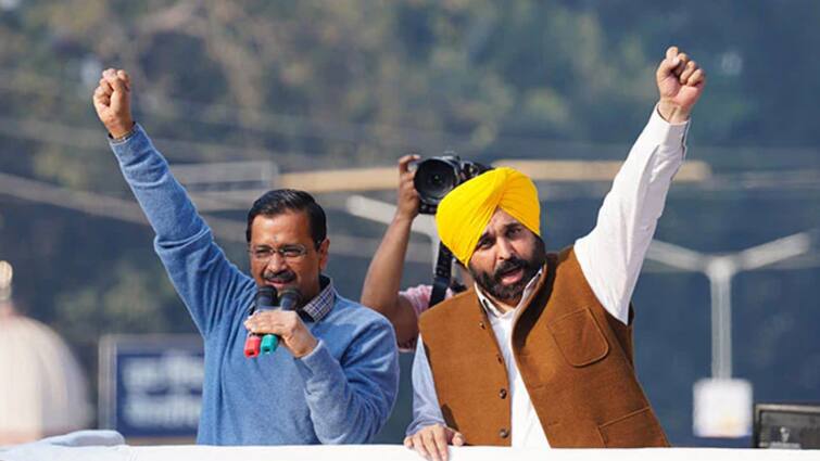 Punjab Elections Results 2022: AAM Aadmi Party big victory in Punjab AAP MLAS meeting Punjab Elections Results 2022: ਪੰਜਾਬ 'ਚ ਵੱਡੀ ਜਿੱਤ ਮਗਰੋਂ ਅੱਜ ਚੰਡੀਗੜ੍ਹ 'ਚ ਹੋ ਸਕਦੀ AAP ਦੇ ਵਿਧਾਇਕ ਦਲ ਦੀ ਬੈਠਕ