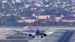 Jabalpur Runway: জবলপুরে রানওয়ে থেকে পিছলে গেল যাত্রীবাহী বিমান, পাইলটের তৎপরতায় বড় দুর্ঘটনা থেকে বিমানের রক্ষা। Bangla News