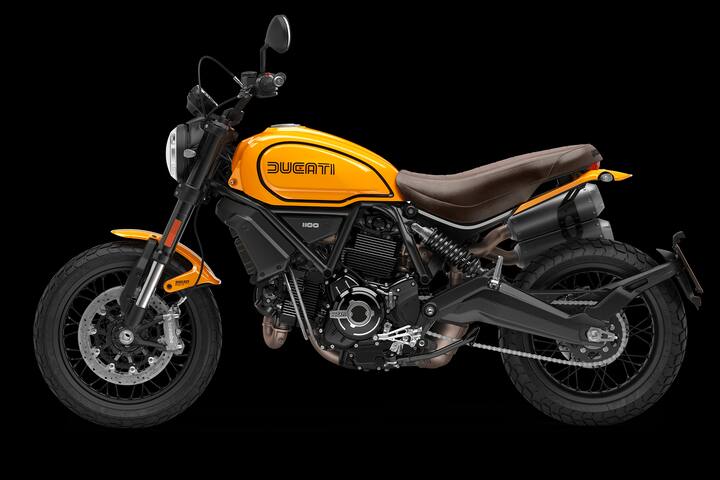 बाइक के फ्रंट में 18 इंच का स्पोक अलॉय व्हील और रियर में 17 इंच का अलॉय व्हील दिया गया है इसके अलावा बाइक में कॉर्नरिंग एबीएस के साथ डुकाटी ट्रैक्शन कंट्रोल स्टैंडर्ड को भी जोड़ा गय है जो सड़क पर बाइक को सुरक्षा प्रदान करता है.