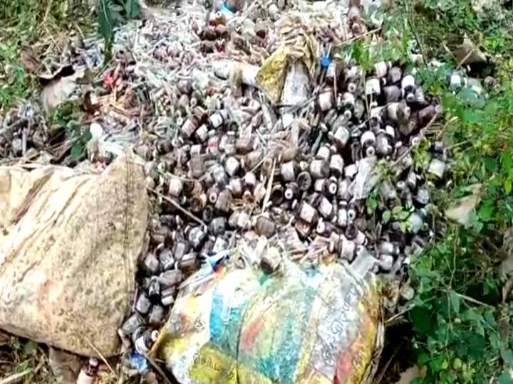 Medical waste dumped on the banks of Ayyavayanaru river - Mayiladuthurai people in fear அய்யாவையனாறு ஆற்றின் கரையோரம் கொட்டப்படும்  மருத்துவ கழிவுகள் - அச்சத்தில் மயிலாடுதுறை மக்கள்