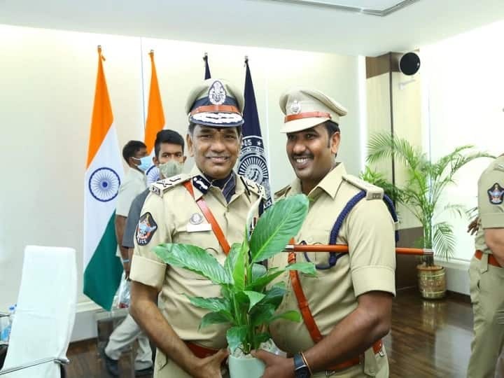 Nellore Police Always Become Trending Topic In Andhra Pradesh Nellore Police: అటు అభినందనలు - ఇటు ఆరోపణలు ! టాక్ ఆఫ్ ది స్టేట్‌గా నెల్లూరు పోలీసులు