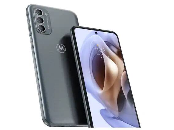 MOTOROLA g31: આ સ્માર્ટફોનમાં 6 જીબીની રેમની સાથે 128 જીબીની ઇન્ટરનલ મેમરી આપવામાં આવી છે. આમાં ત્રિપલ રિયર કેમેરા સેટઅપ આપવામાં આવ્યો છે. ફોનને પાવર આપવા માટે આમાં 5000 mAh ની બેટરી આપવામાં આવી છે. ફ્લિપકાર્ટ પર આની કિંમત 15049 રૂપિયા છે.