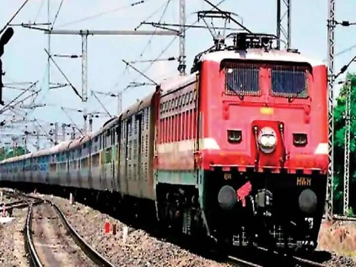 IRCTC Indian Railway Ticket Booking Rail Connect App easy steps for railway ticket booking होली के मौके पर झटपट करना चाहते हैं रेलवे रिजर्वेशन तो इस ऐप का करें इस्तेमाल, IRCTC ने बताया नया तरीका